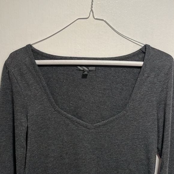 Vans Top - Picture 2 of 10